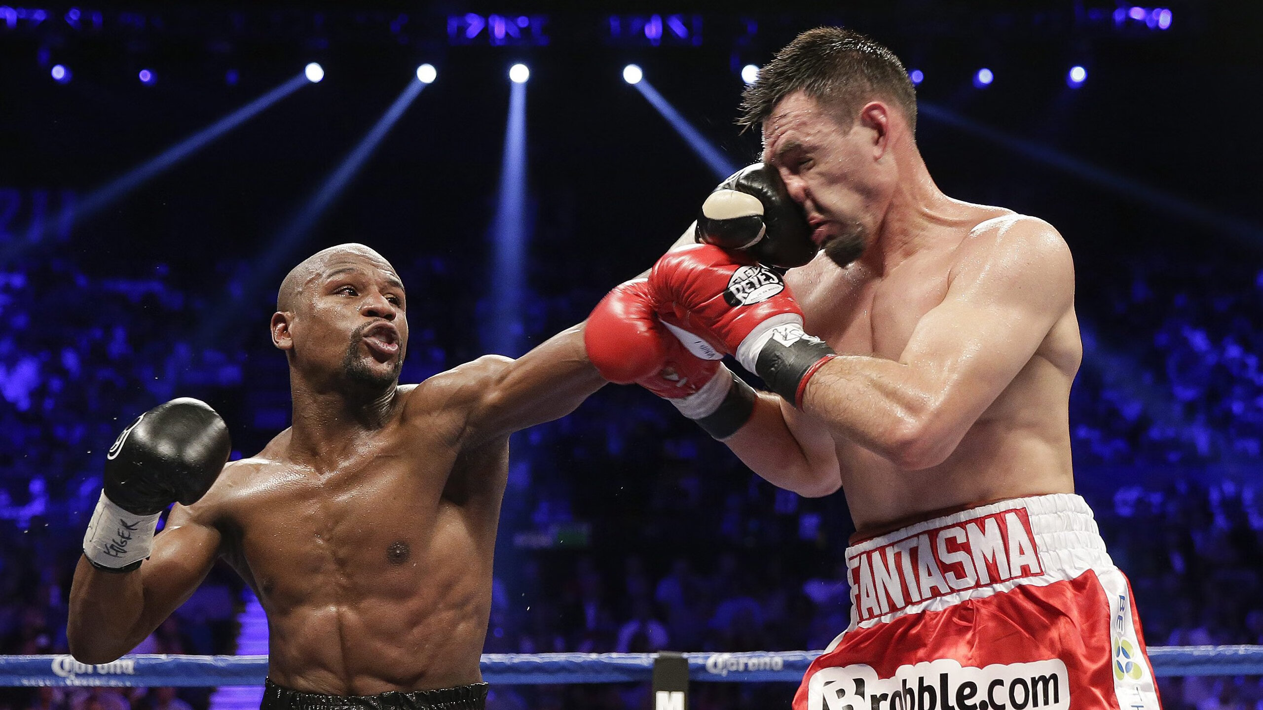 《FIFA》虚拟世界杯 —— 全民在线,足球梦想燃爆全场!,fifa足球世界虚拟摇杆是什么